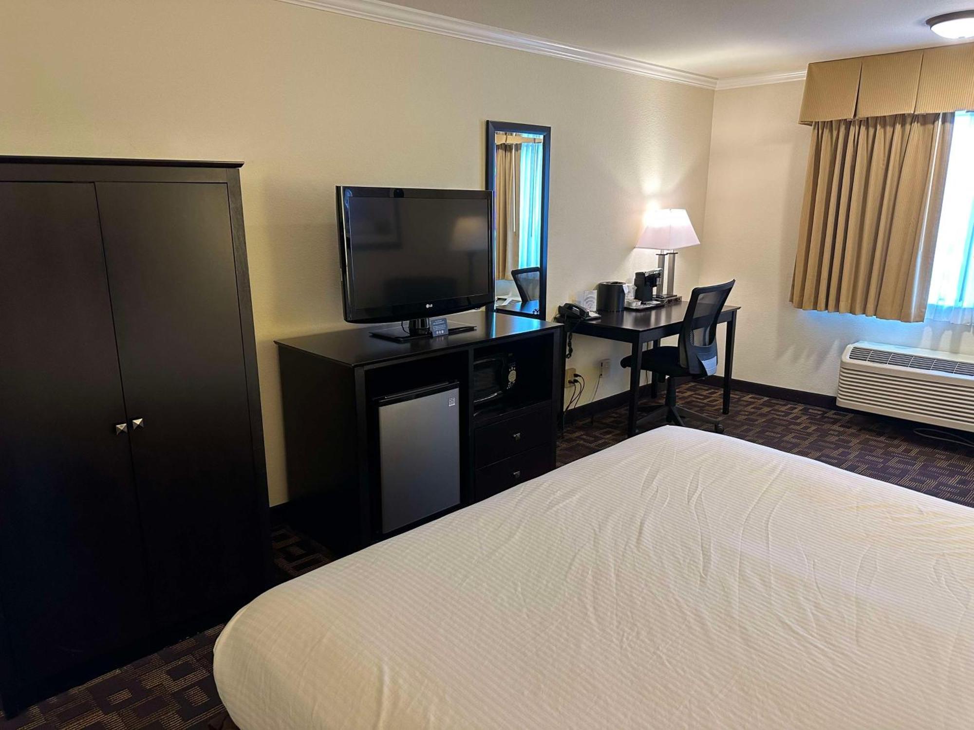 Best Western Plus Inn Of Хейуърд Екстериор снимка